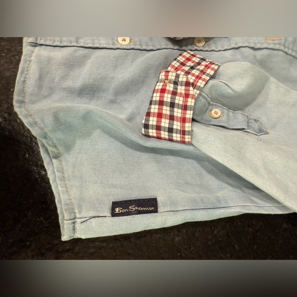 Ben Sherman boys long-sleeved button-down shirt in size 4T. - Picture 3 of 7